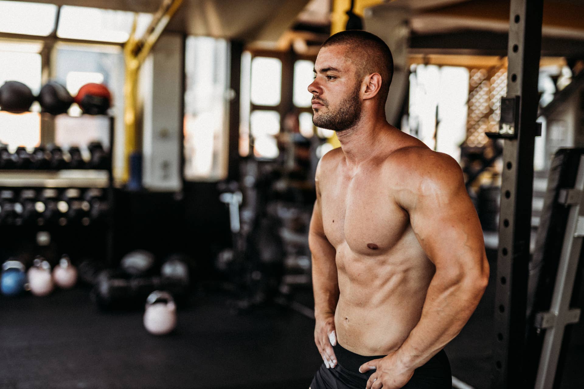 Male Bodybuilder Side View Rows Natural Bodybuilders Swear by Upright Rows for Side Delts - Men's Fitness