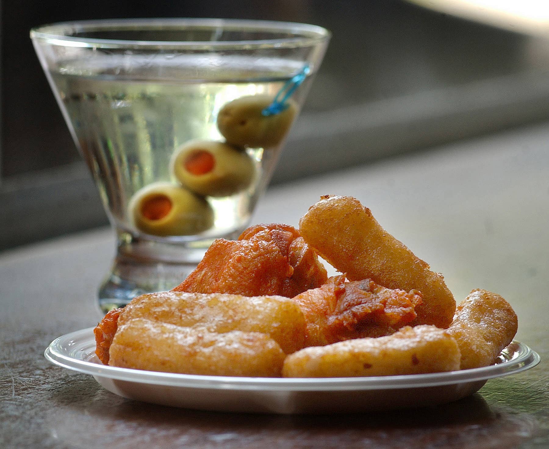 why-alcohol-causes-overeating-the-deceptive-protein-decoy-trap-men