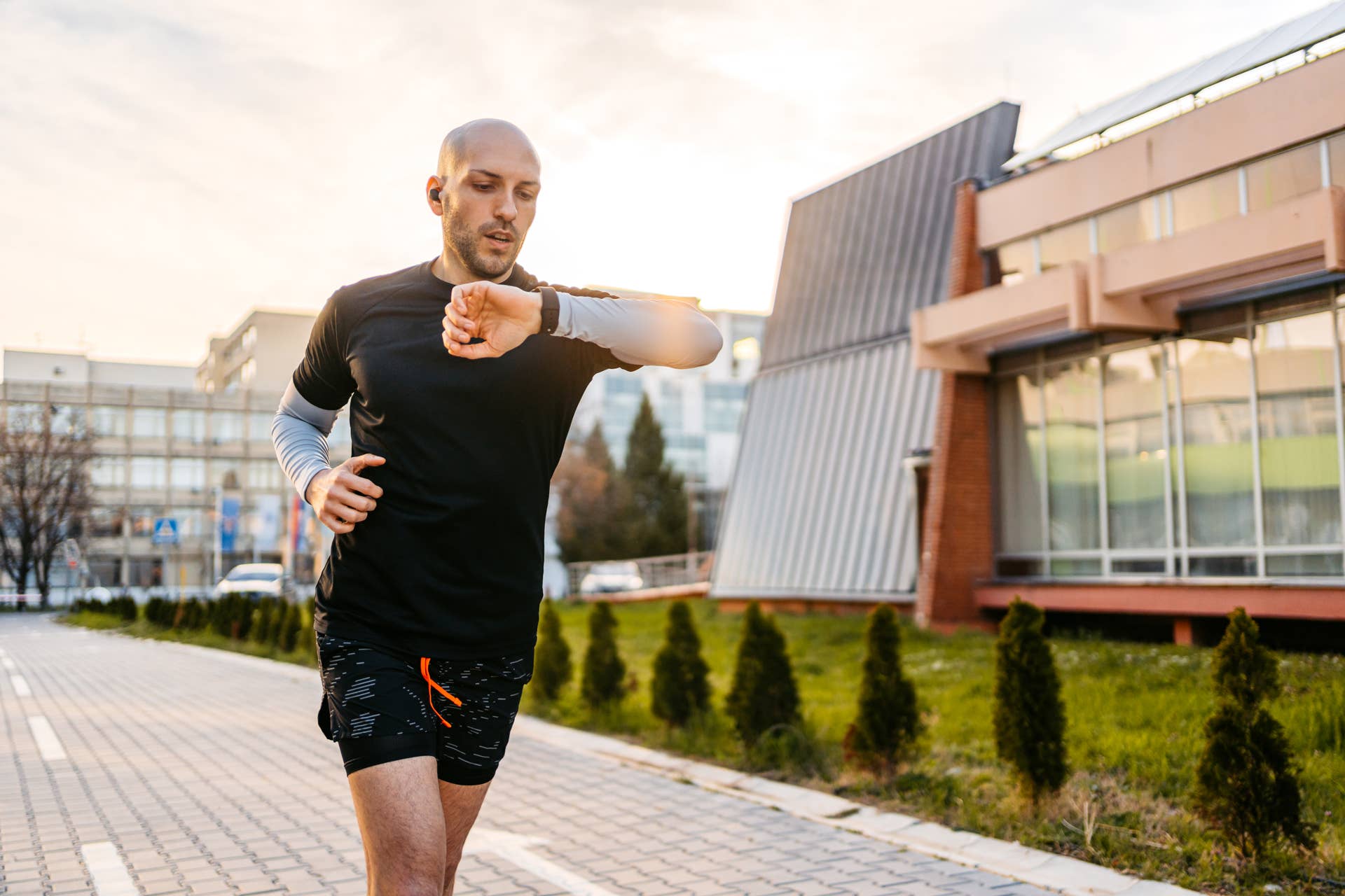 Long-Run Distance Spikes: What the 10-Percent Rule Misses - Men's Fitness