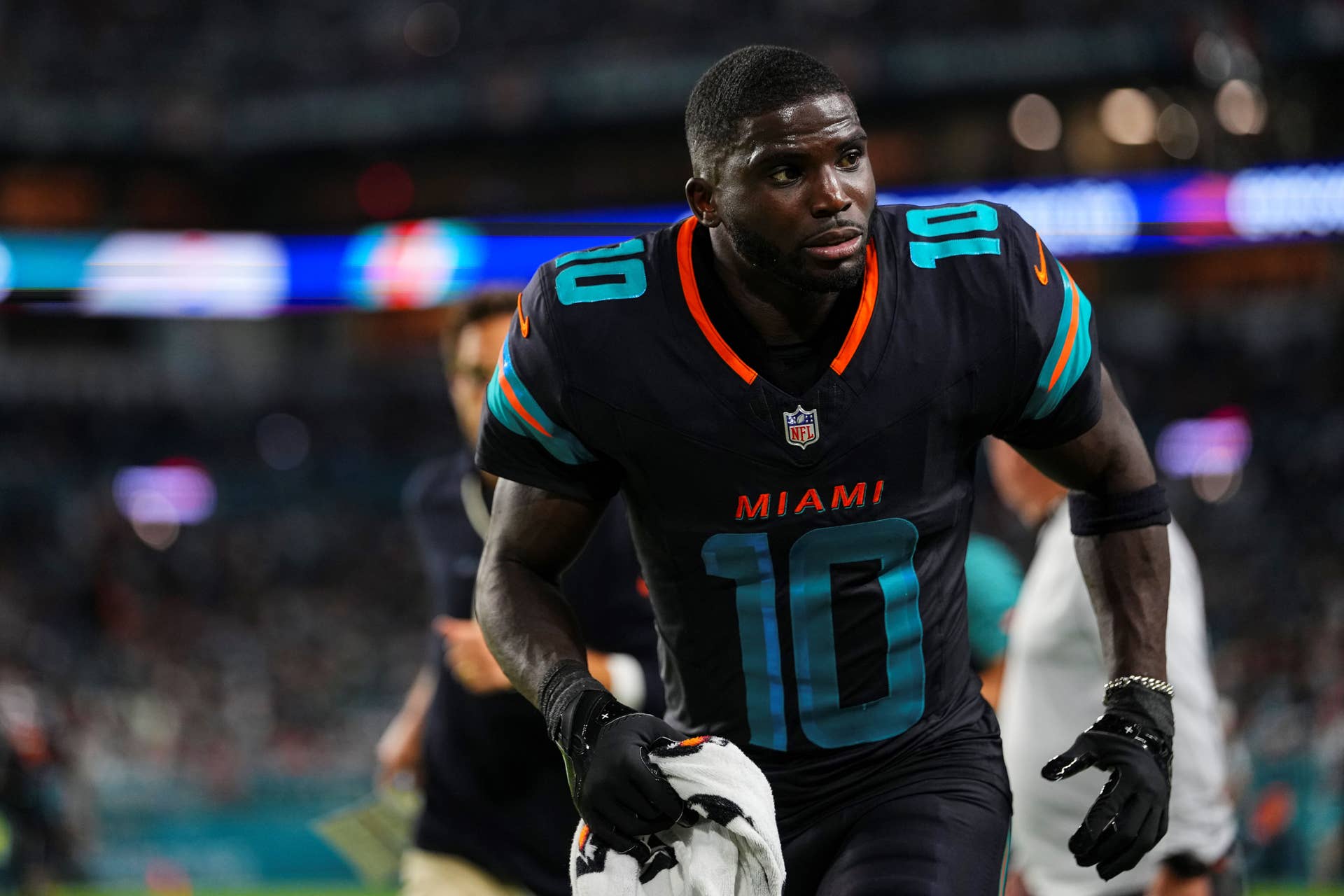 Main Routine Exercises Tyreek Hill Return: Beach Workout Video Fuels Optimism - Men's Fitness
