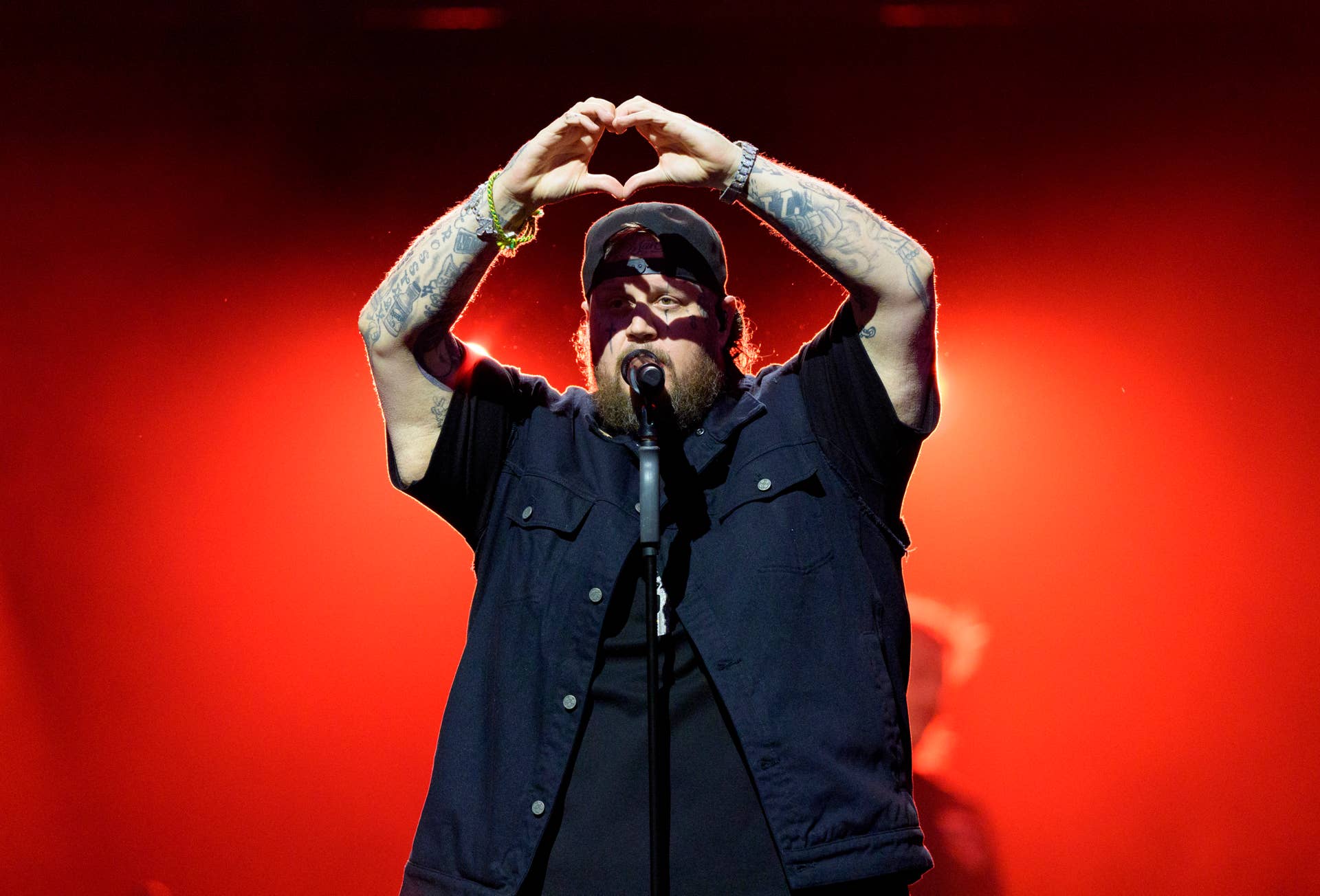 Invictus Rapper Jelly Roll Weight Loss: How The Singer Lost 120 Pounds - Men's Fitness