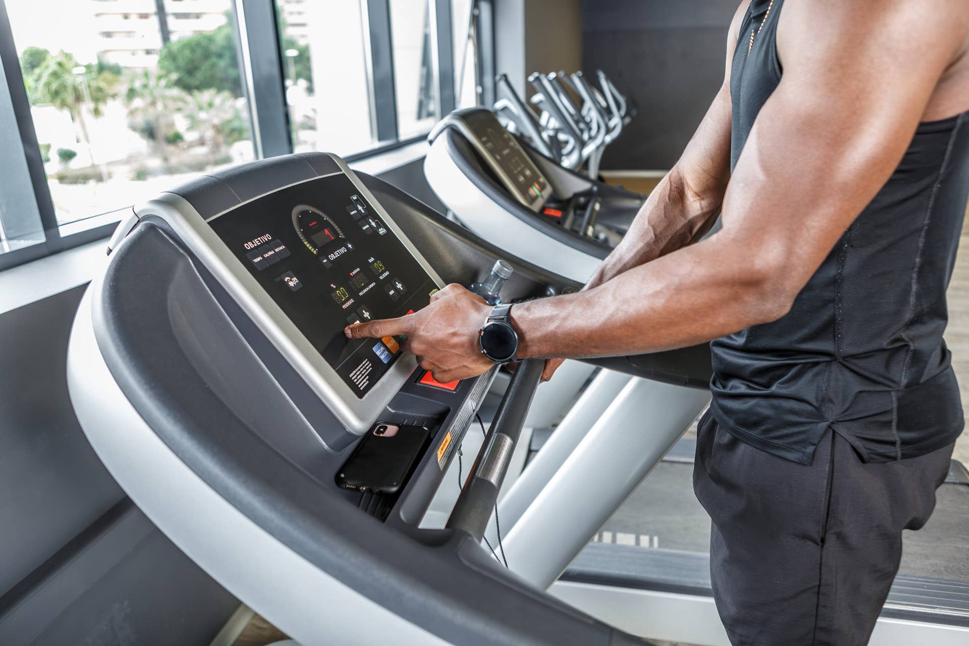 Exercise Scientist: These Are the 2 Best Cardio Machines to Burn Fat -  Men's Fitness