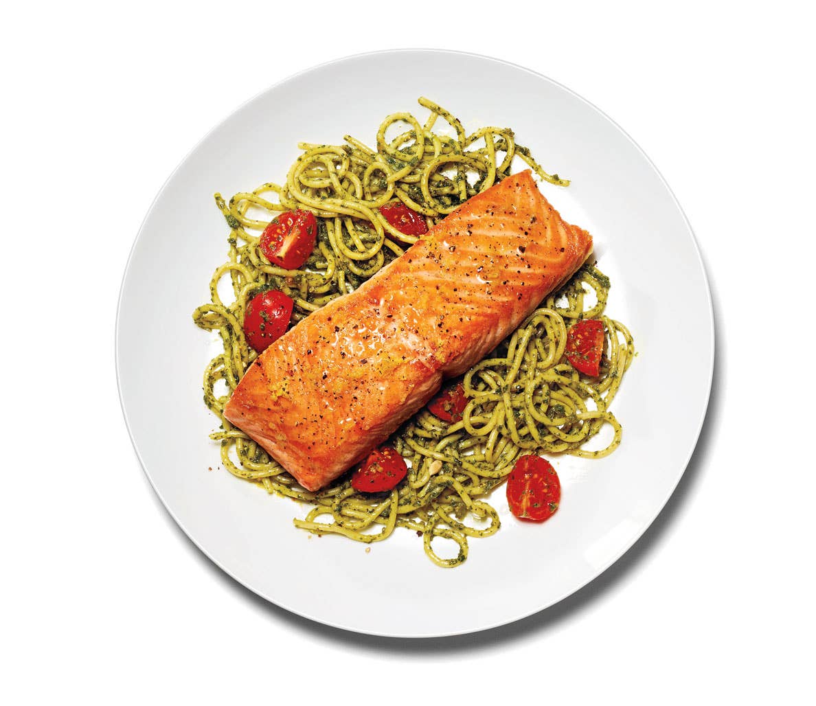 https://www.mensfitness.com/.image/w_3840%2Cq_auto%3Agood%2Cc_fill%2Car_4%3A3/MTk2MTM3NDE1NDY5OTAwOTQ1/salmon-five-powerful-portein-rich-recovery-meals.jpg?arena_f_auto=