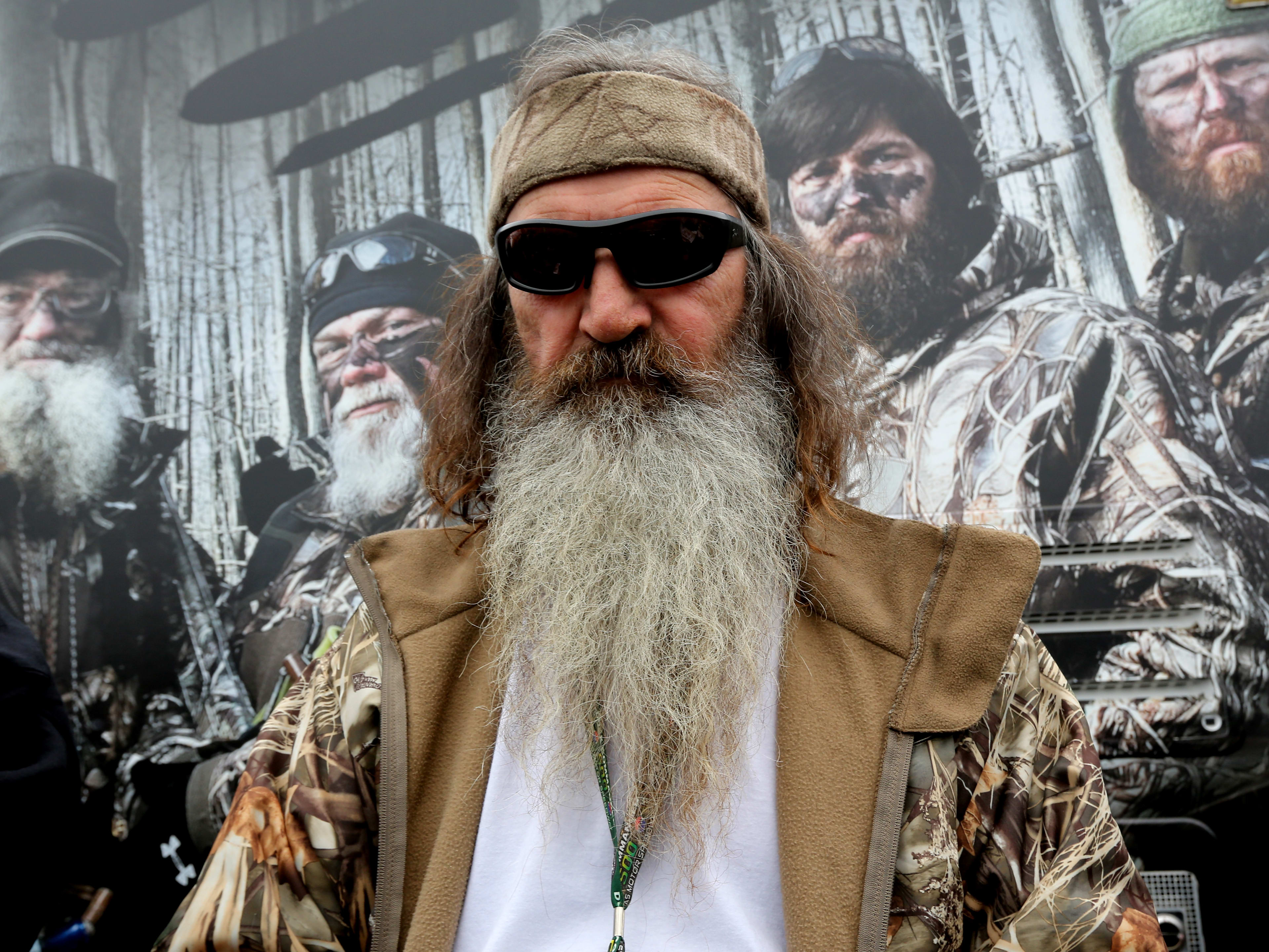 Duck Dynasty' Star Phil Robertson Dies at 79 - Men's Fitness