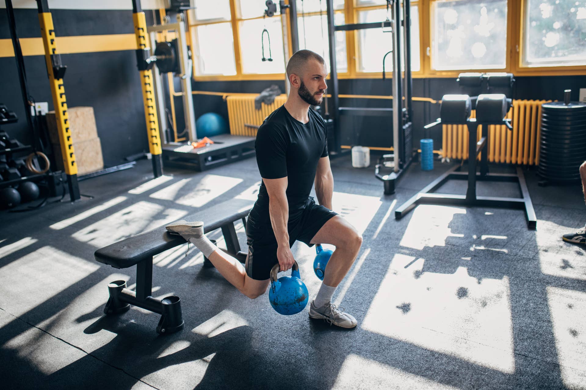How to Do Bulgarian Split Squats for a Better Lower-Body Pump Build ...