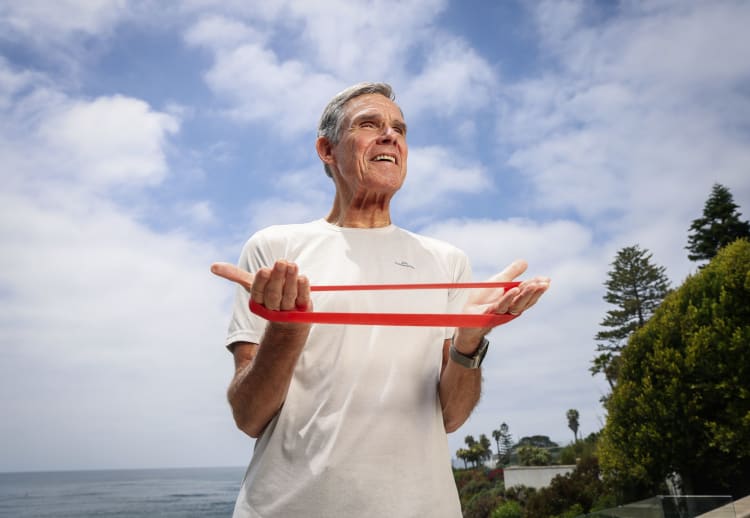 This 71-Year-Old Cardiologist Says Anyone Can Become a Super-Ager. Here’s How